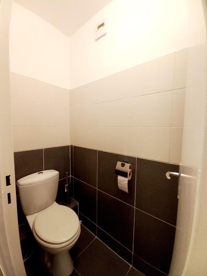 Cosy'N Paris - Parking Secure - Metro 14 - Wifi - Terrace - Premium Bedding Apartment ฌ็องตีญี ภายนอก รูปภาพ
